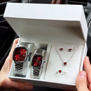 COMPRE 1 e LEVE 2 - Relógios CASIO Vintage Ultra Luxo Casal Red - Resistente à água | Aço Inoxidável + Caixinha CASIO de Brinde
